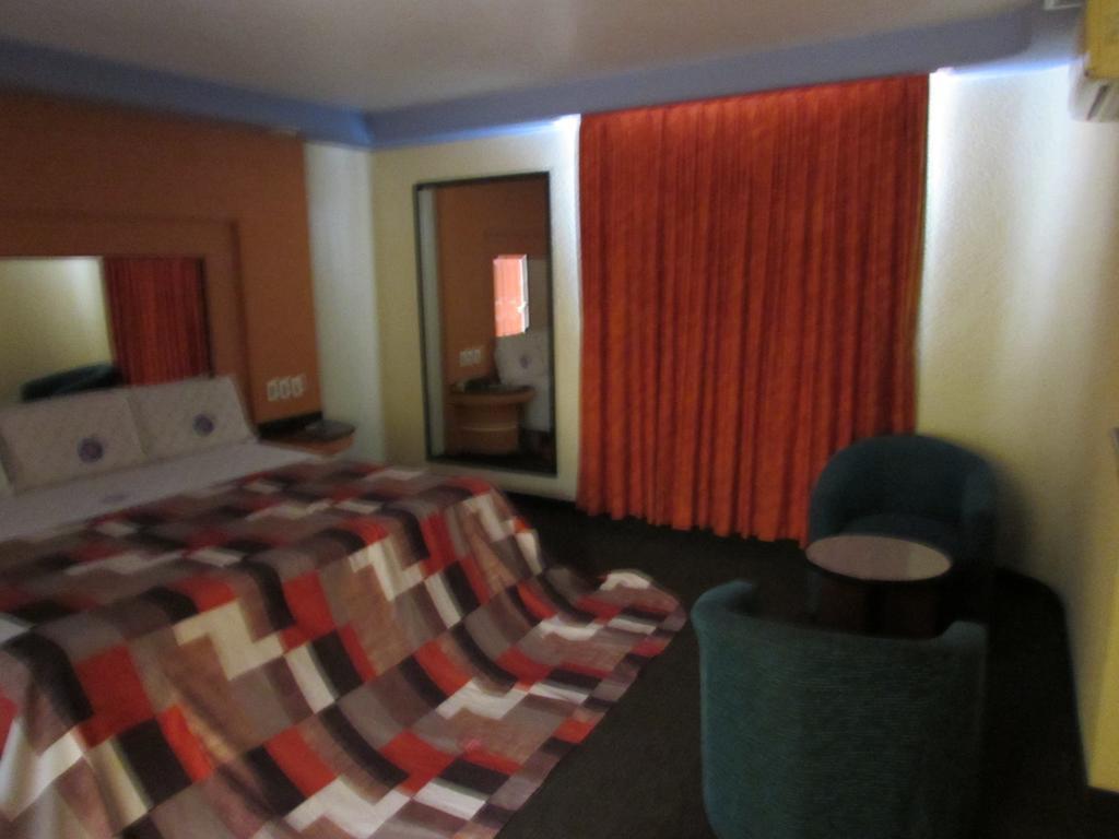 Motel Gran Vallarta (Adults Only) Celaya  Bagian luar foto